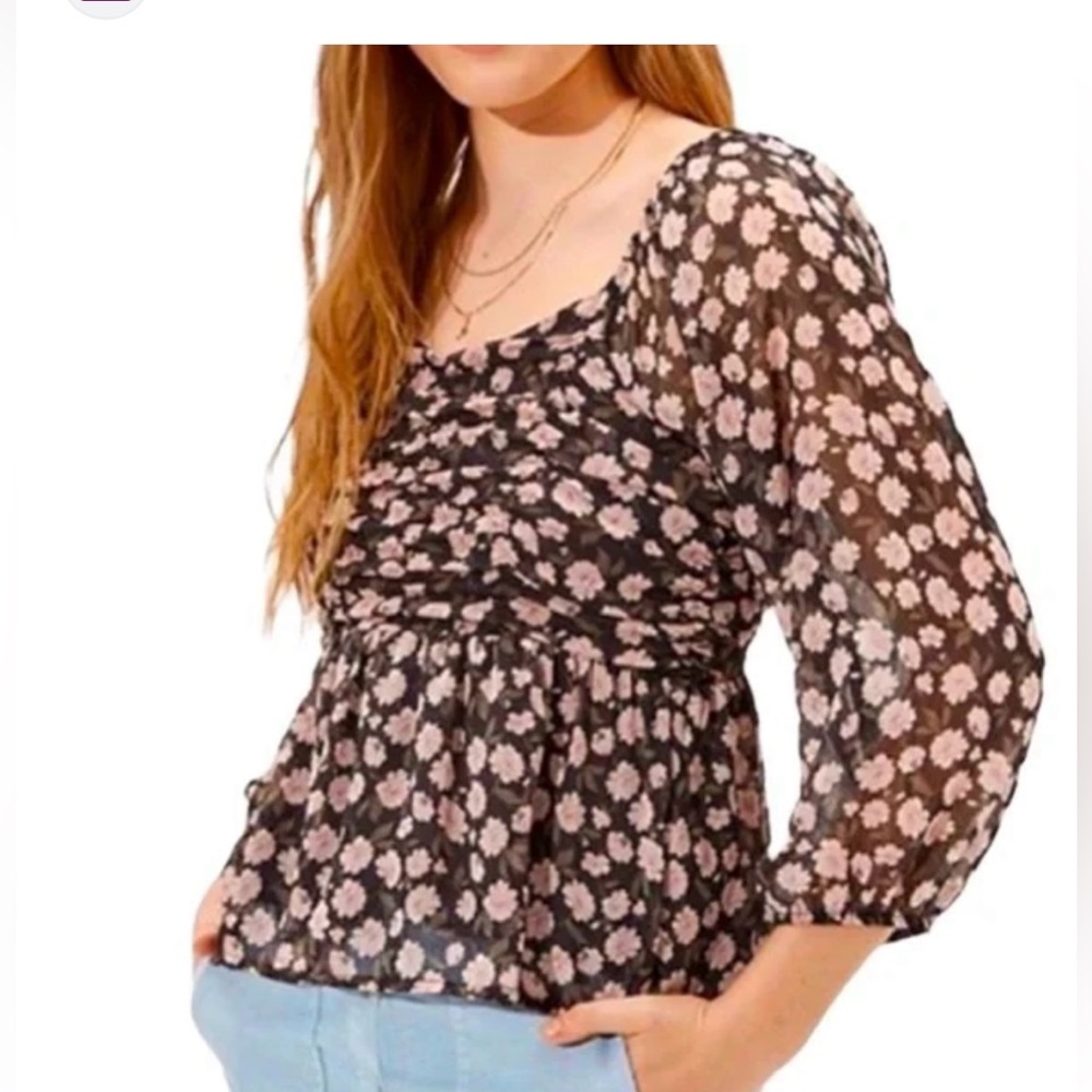 American Eagle Outfitters black Rose Chiffon Too. in EUC. Size M